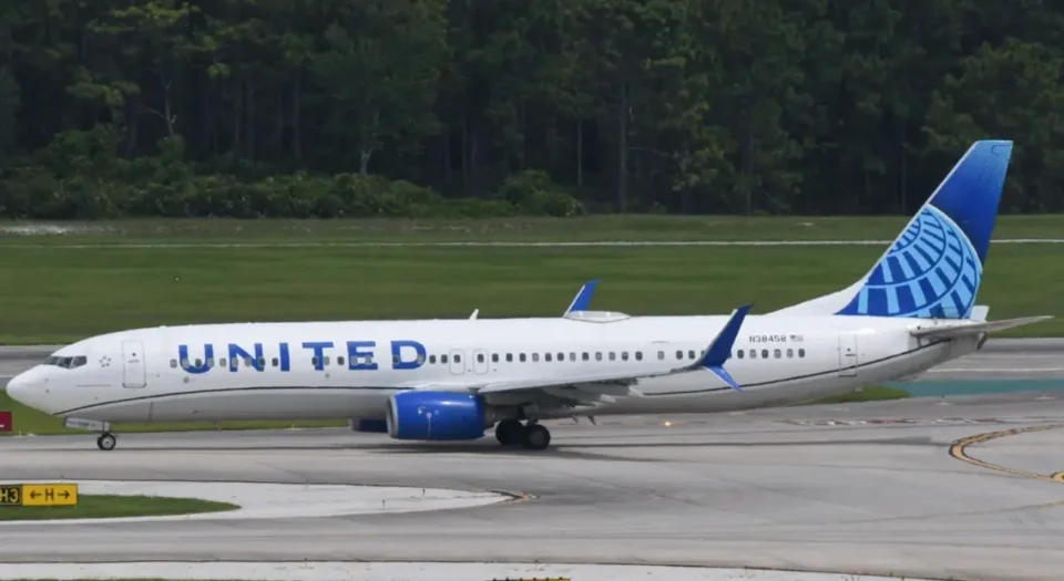 Unexpected United Flight UA 195 to San Francisco Diverting to Halifax